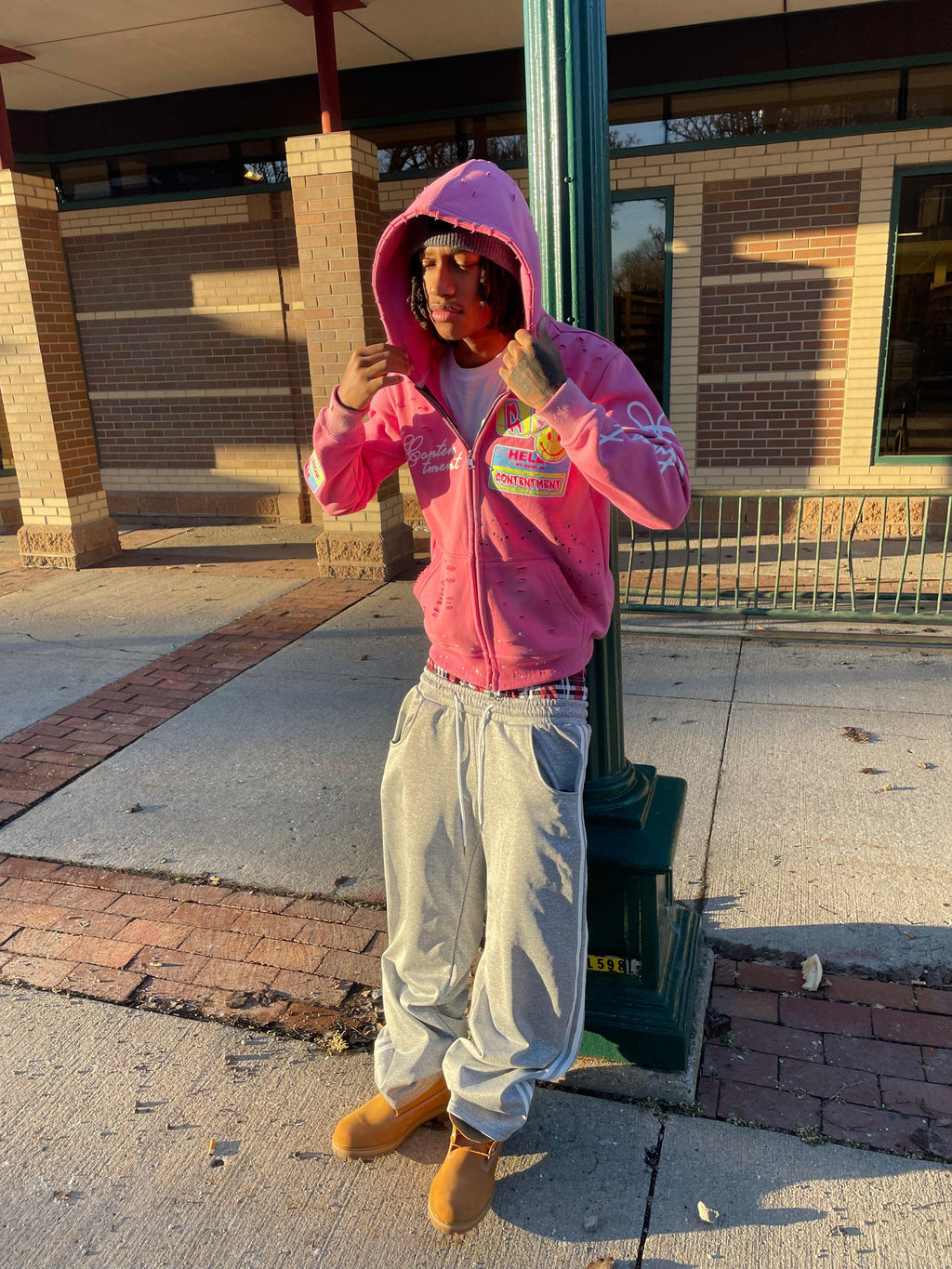 Art Pink Zip-up